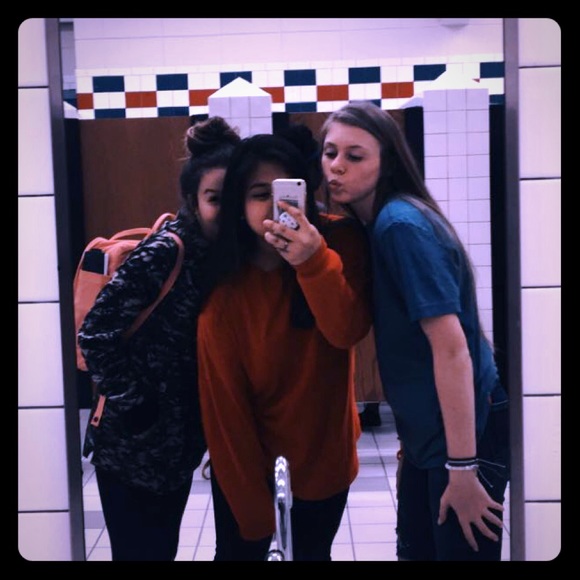 Meet your Posher, Paris - Picture 1 of 1